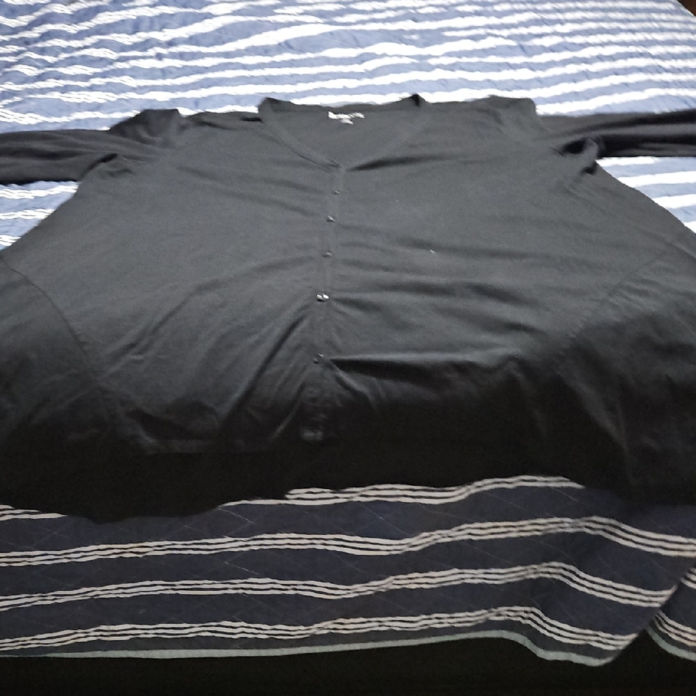Roaman's Classic Black Top